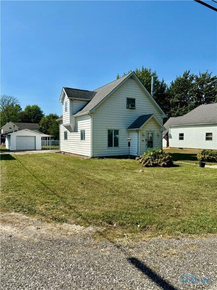 520 2nd St, Hamler, OH 43524