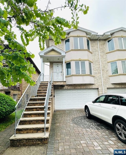 415A 3rd St, Palisades Park, NJ 07650