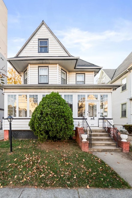 890 E 34th St, Brooklyn, NY 11210