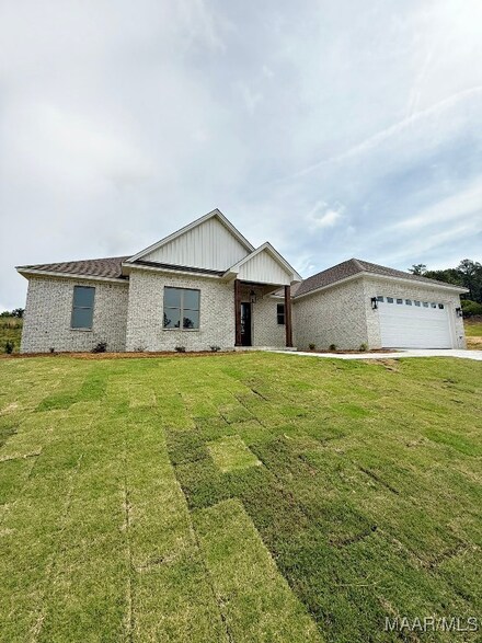 171 Mountain Laurel Ridge, Wetumpka, AL 36093