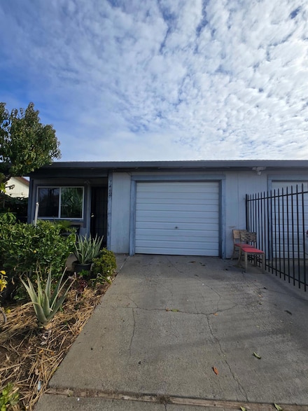 7462 Della Cir, Sacramento, CA 95828