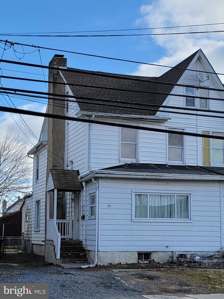 20 N Enola Dr, Enola, PA 17025