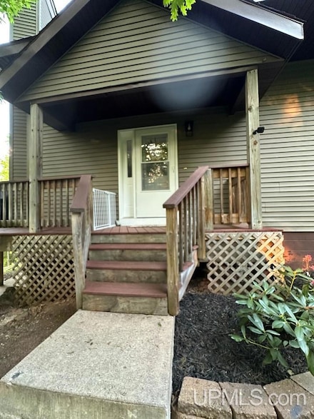5 Krooks Rd, Negaunee, MI 49866