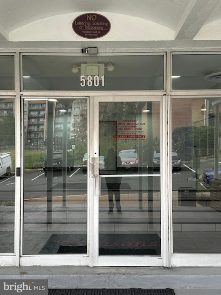 5801 Quantrell Ave Unit 407, Alexandria, VA 22312