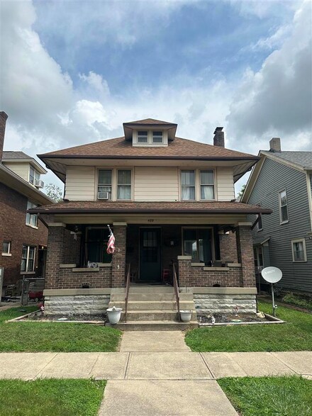 422 W 7th St, Connersville, IN 47331