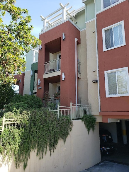 2330 University Ave Unit 200, East Palo Alto, CA 94303