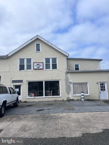 636 2nd Floor Apartm Gravel Pike, East Greenville, PA 18041