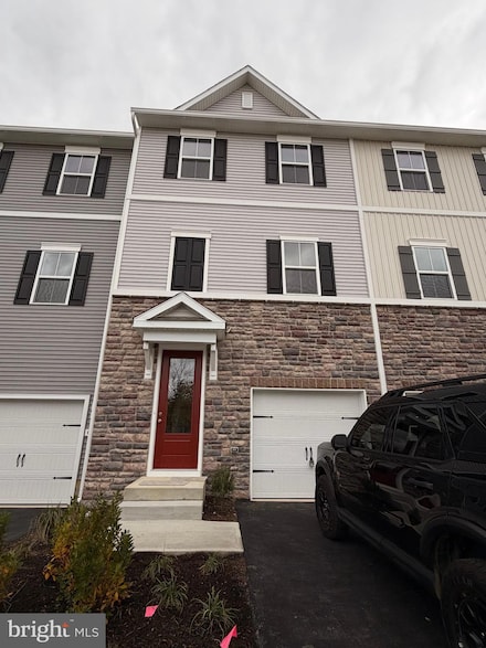 69 Basswood St, Berlin, NJ 08009