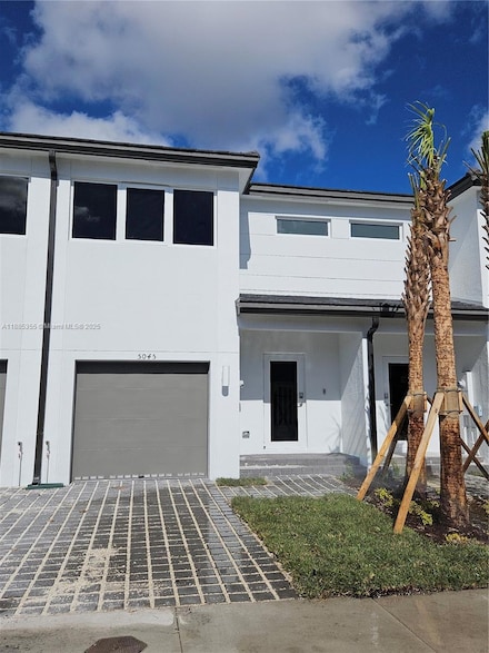 5045 SW 37th St, West Park, FL 33023