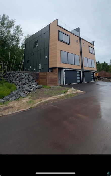 3733 London Rd, Duluth, MN 55804