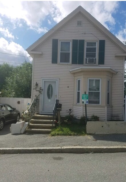 68 Clare St, Lowell, MA 01854