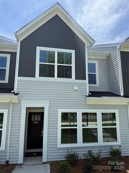 2910 Sloan Dr, Charlotte, NC 28208