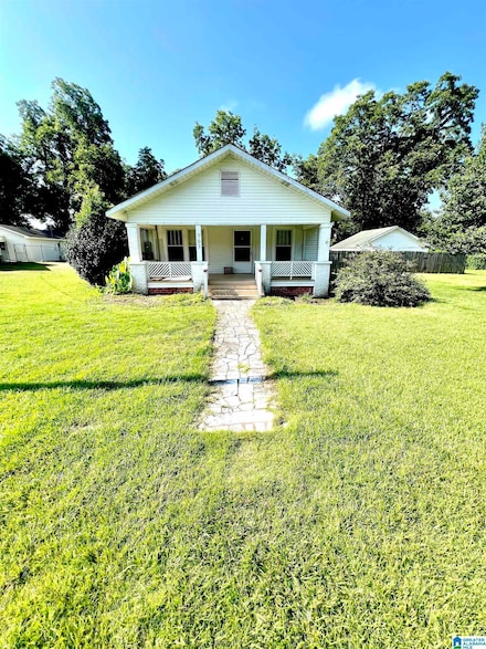 703 Hand St, Clanton, AL 35045