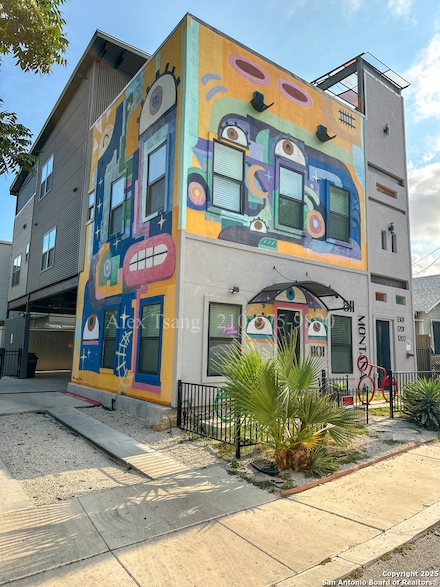 811 Montana St Unit 1301, San Antonio, TX 78203