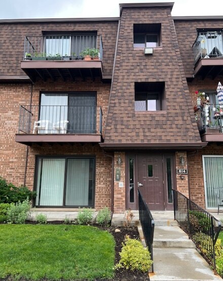 614 Cobblestone Cir Unit A, Glenview, IL 60025