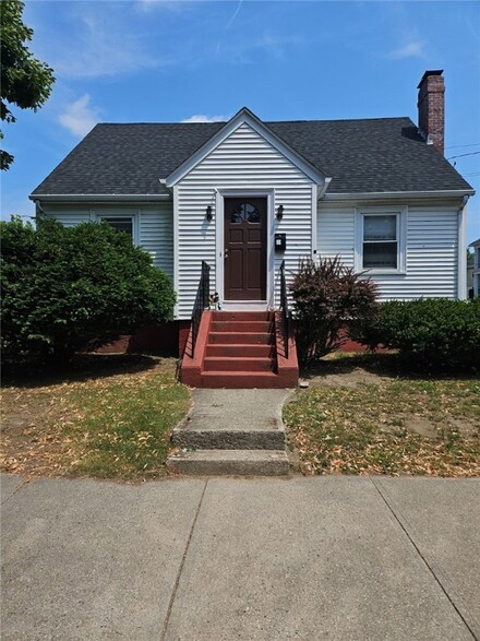 115 Lynch St, Providence, RI 02908