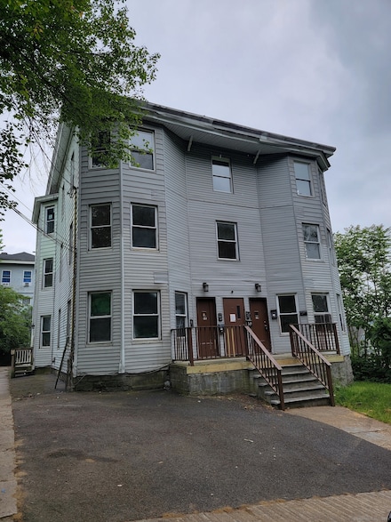 57 Ludlow St Unit 2, Waterbury, CT 06710