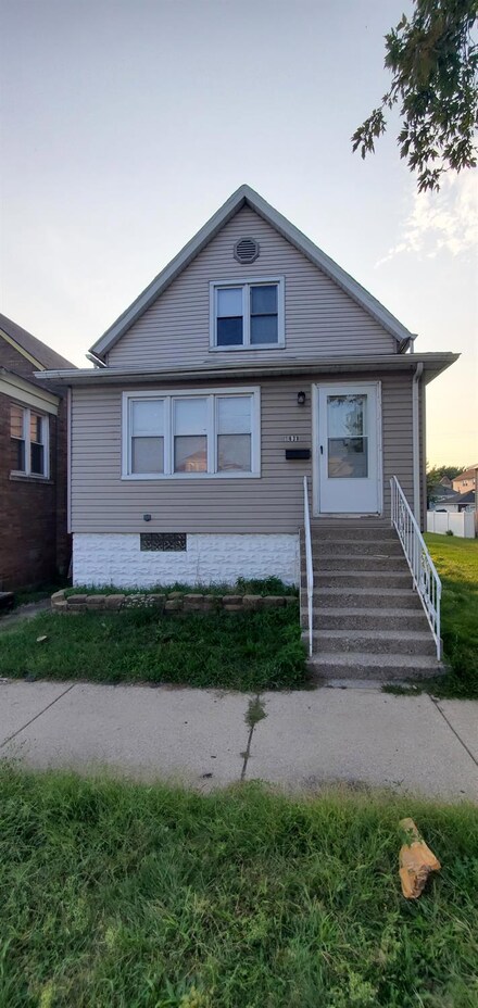 1638 Myrtle Ave, Whiting, IN 46394