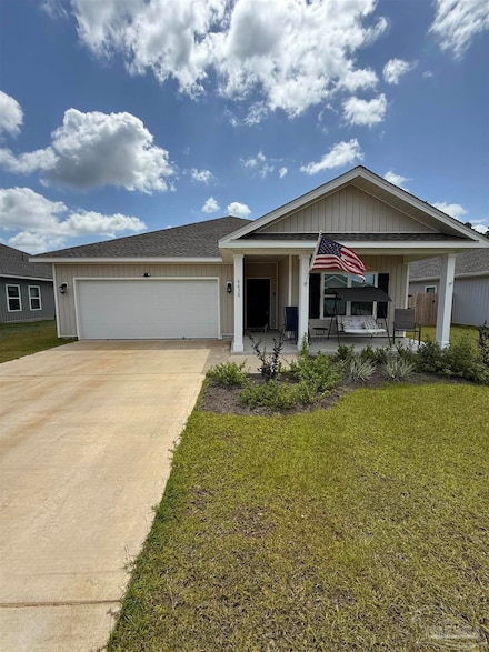 6630 Sun Tree Cir, Bellview, FL 32526