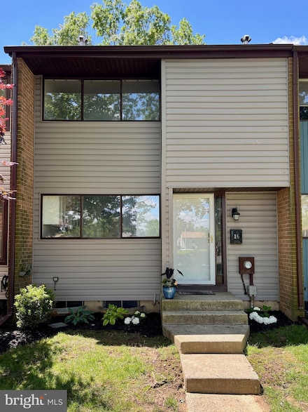 16 Twin Rivers Dr N, East Windsor, NJ 08520