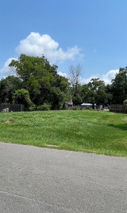 0000 Ruby Dr, Groves, TX 77619