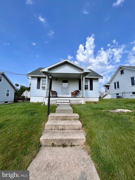 517 Montgomery Ave, Boyertown, PA 19512