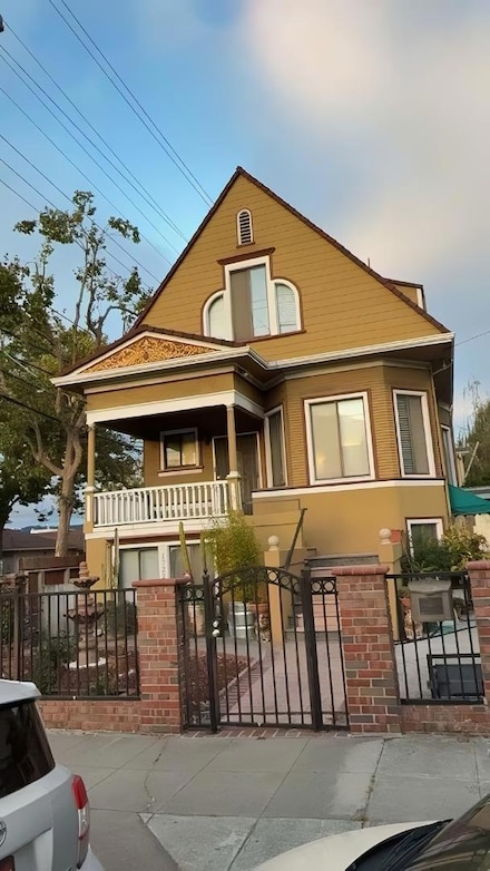 1722 Bay St, Alameda, CA 94501