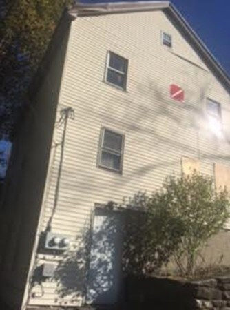 8 Bloomingdale Ct, Worcester, MA 01604