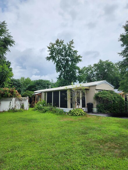 20 Grappone Dr, Concord, NH 03301