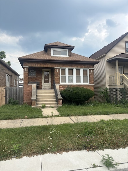 8425 S Colfax Ave, Chicago, IL 60617