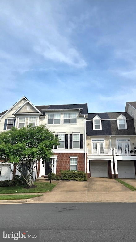 8287 Glade Bank Dr, Manassas, VA 20111
