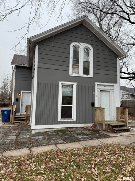 1011 E Locust St, Davenport, IA 52803