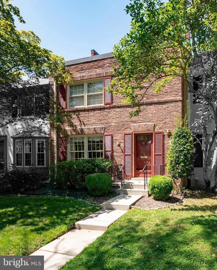 8426 Grenoble Ct, Springfield, VA 22152