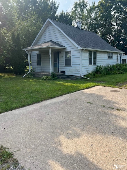 18809 Huron River Dr, Rockwood, MI 48173