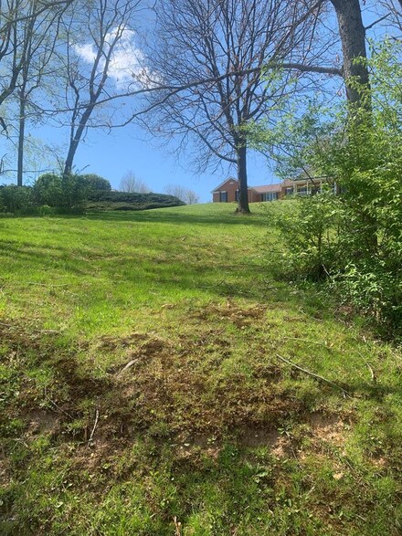 0 Windsor Circle Dr, Bluefield, VA 24605