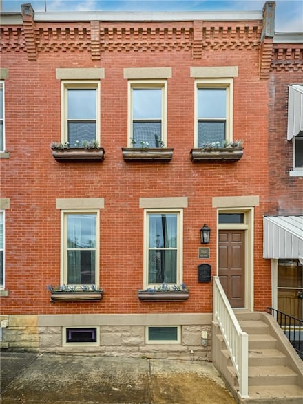 3642 Mintwood St, Pittsburgh, PA 15201