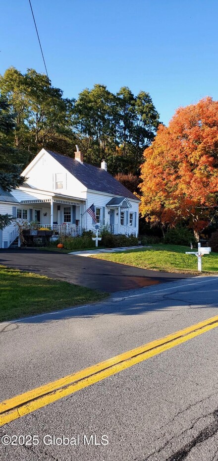 21 County Route 20, Hampton, NY 12837