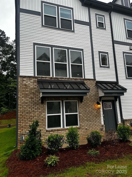 1702 Blanche St, Charlotte, NC 28262