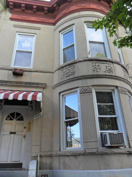 4910 11th Ave, Brooklyn, NY 11219
