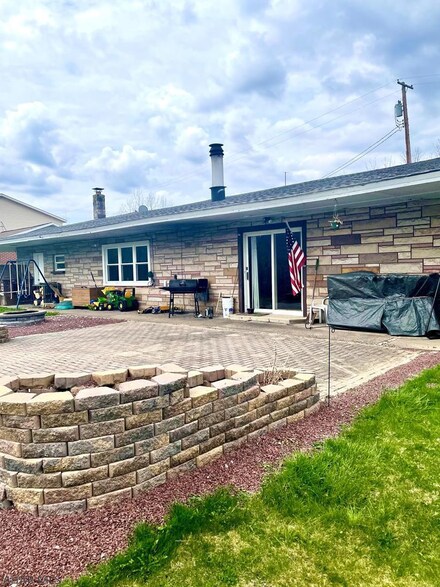 370 Gates Hill Rd, Tyrone, PA 16686