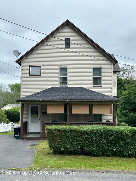 202 Farview St, Carbondale, PA 18407