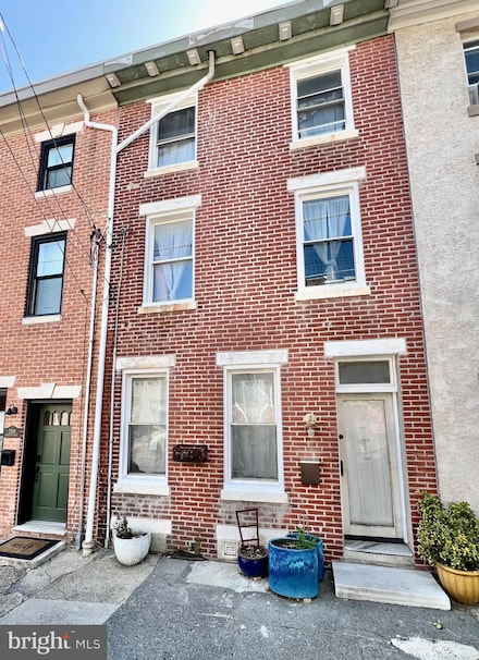 2102 E Dauphin St, Philadelphia, PA 19125