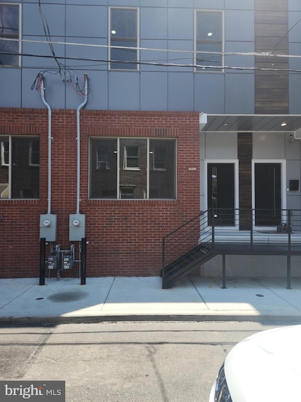 3221 Mercer St, Philadelphia, PA 19134