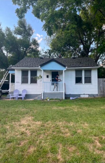 8921 Higginson Dr, Saint Louis, MO 63121