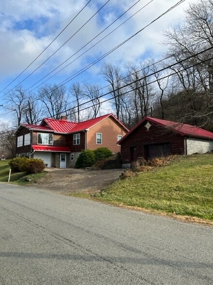 191 Morgan Station Rd, Lemont Furnace, PA 15456