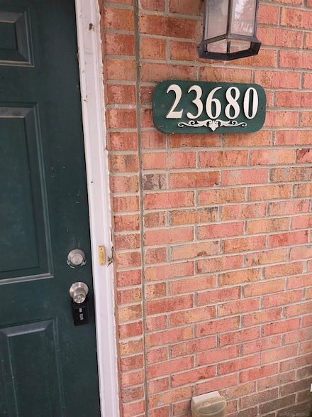 23680 Northstone Village Dr, Taylor, MI 48180