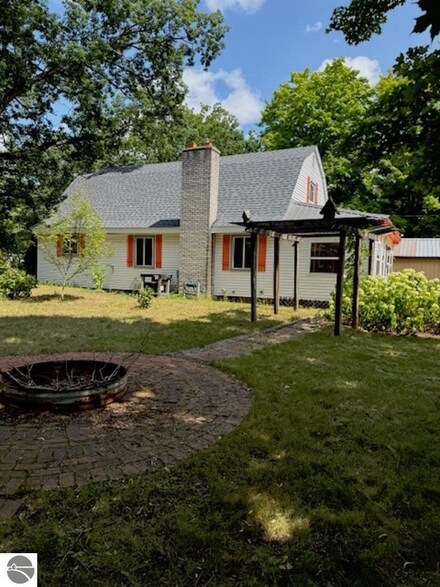 330 Merritt St, Fife Lake, MI 49633