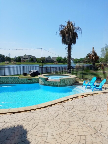 17403 Bending Post Dr, Houston, TX 77095
