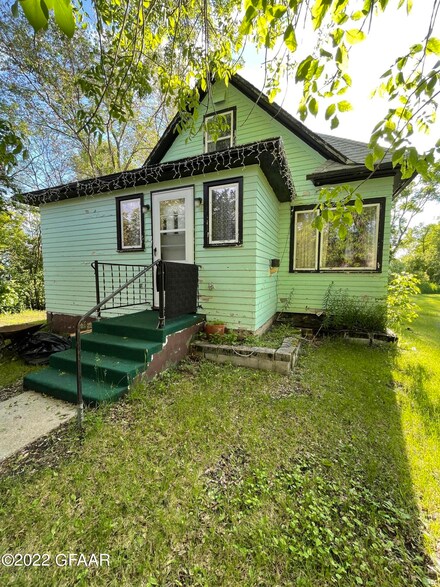 315 Olmstead Street St, Egeland, ND 58331