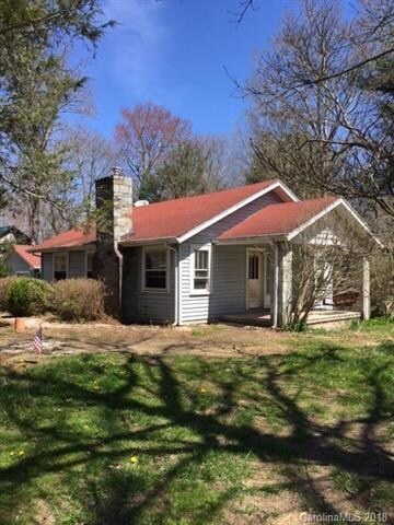 136 Sweetpea Ln, Hendersonville, NC 28791